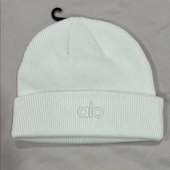 ALO Yoga Notable Beanie - Picture 1 of 4